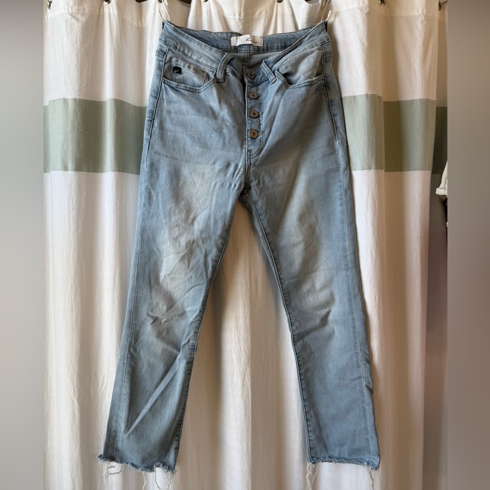 Light Wash KanCan Size 28 Jeans